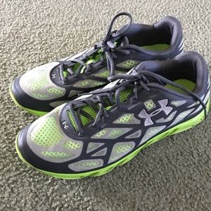 Under armor spine men’s mesh shoe US size 13